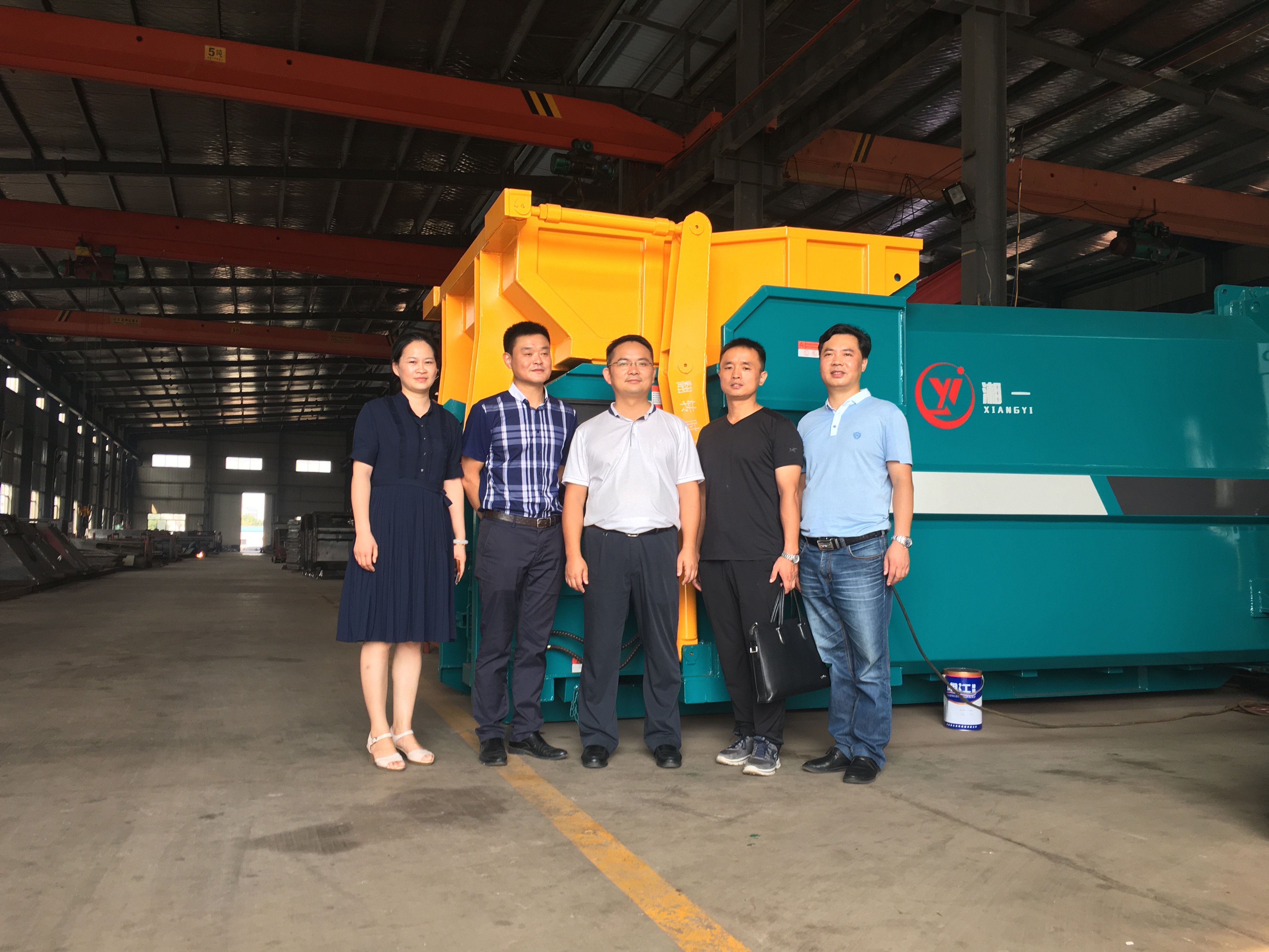 縣委常委劉俊武、經(jīng)信局局長(zhǎng)胡浪、副局長(zhǎng)曾慧敏、玉潭鎮(zhèn)副主任周術(shù)林來(lái)我司考察指導(dǎo)