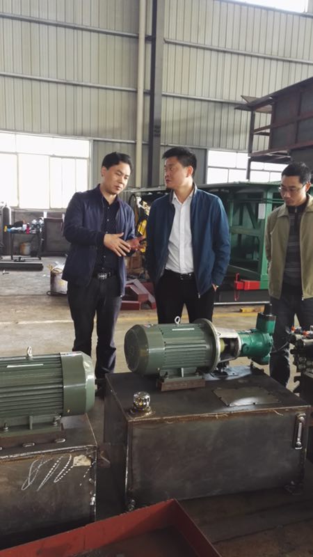 寧鄉(xiāng)經(jīng)信局胡浪局長、產(chǎn)業(yè)發(fā)展科劉義科長一行